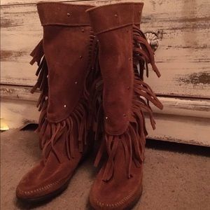 Minnetonka bootsSuede and perfect
